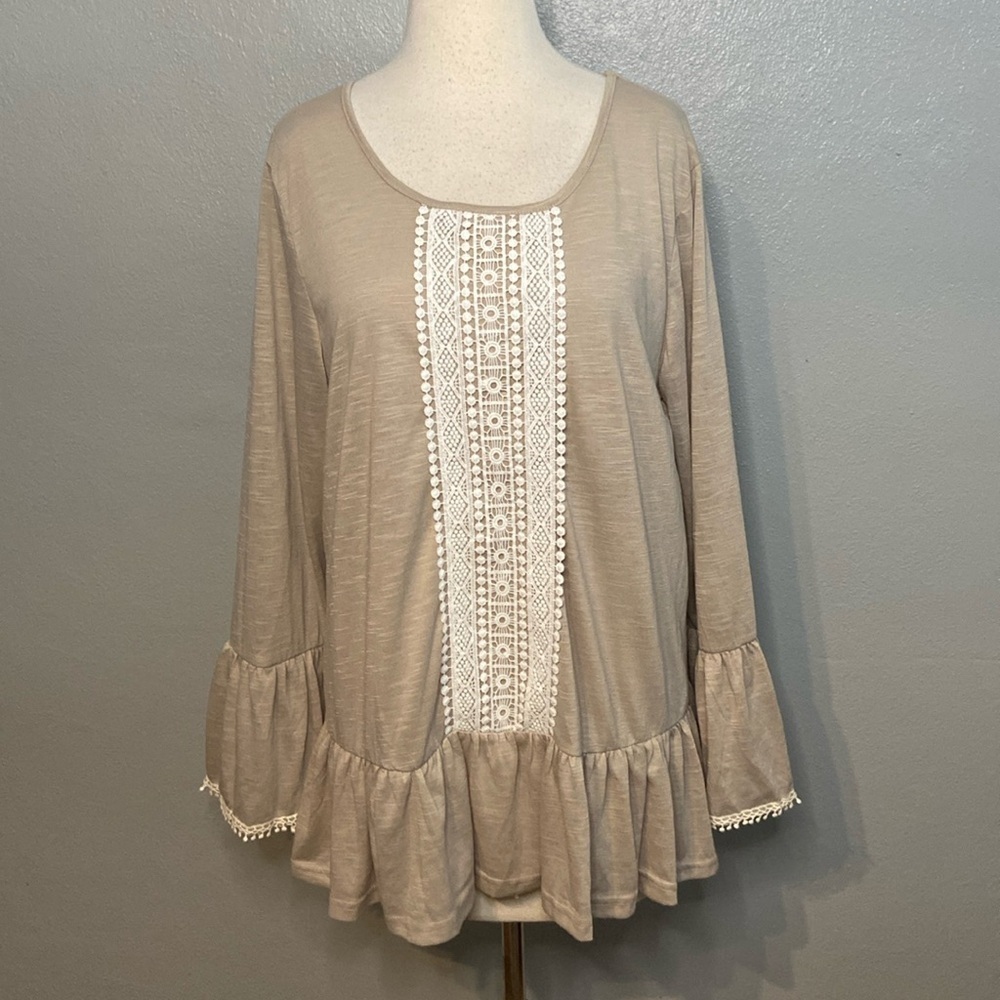 NWT Southern Stitch Pullover Blouse Long Bell Sleeves Lace Accents Beige M